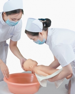 “康为医疗”新生儿洗浴训练模型